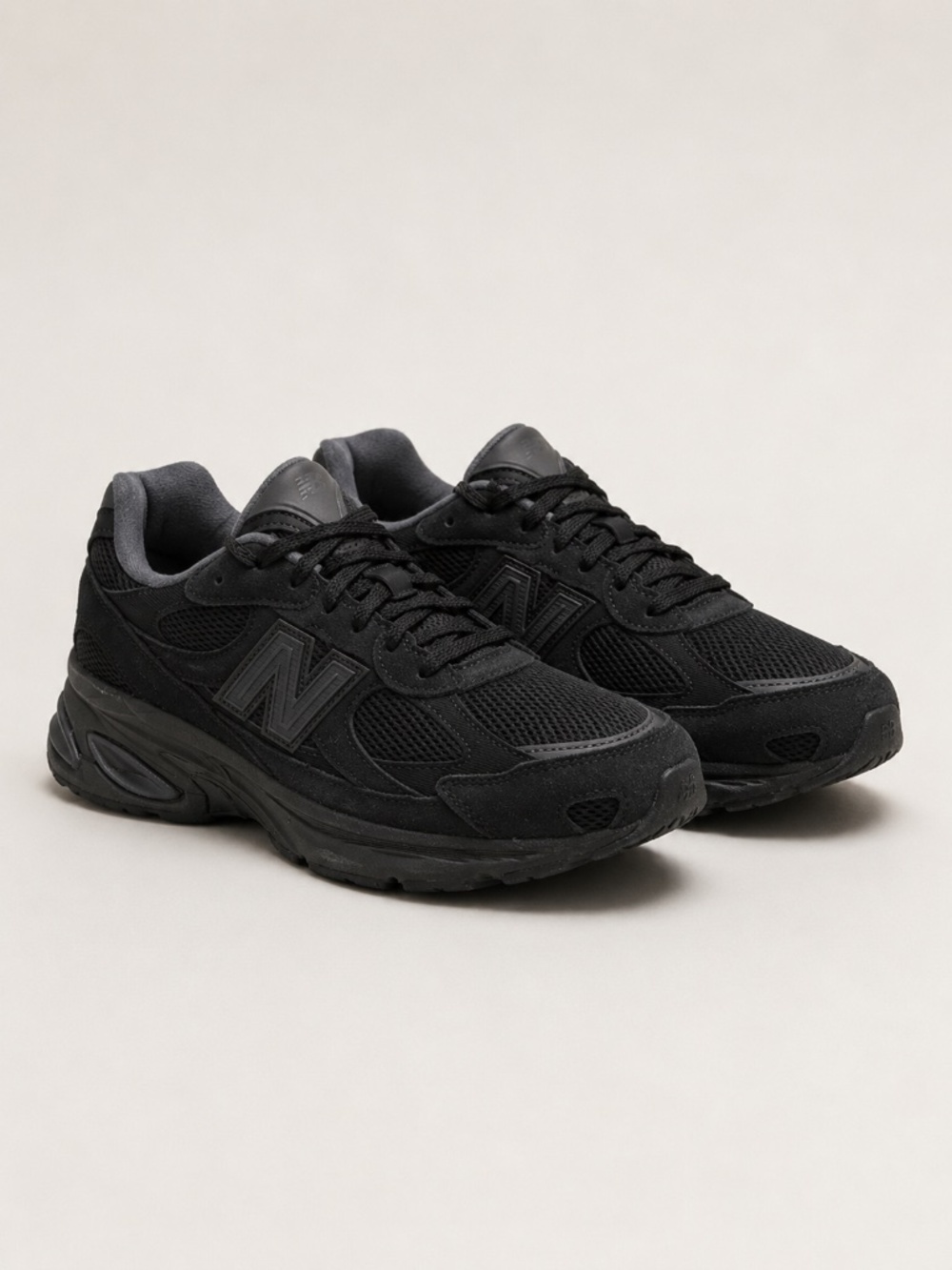 New Balance ABZORB 2010 Black Black Sneakers Men's 10.5 Women's 12 NIB